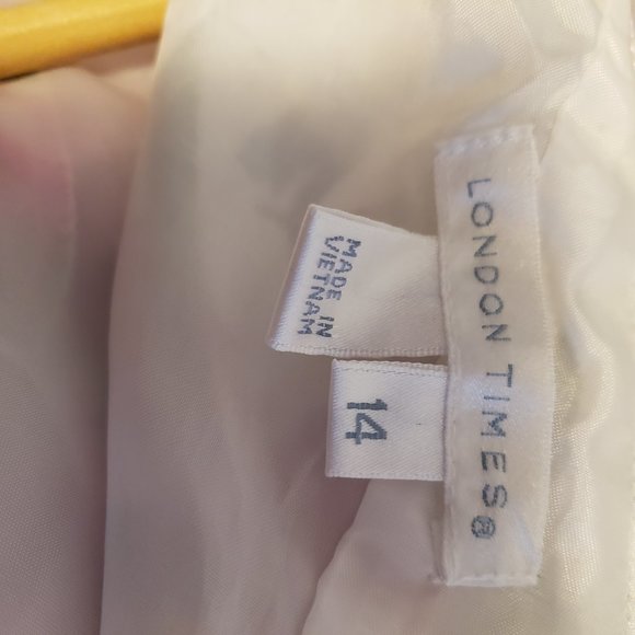 London Times floral fit and flare dress - Picture 5 of 5